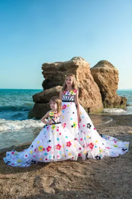 Бальное платье для девочки в крупные цветы